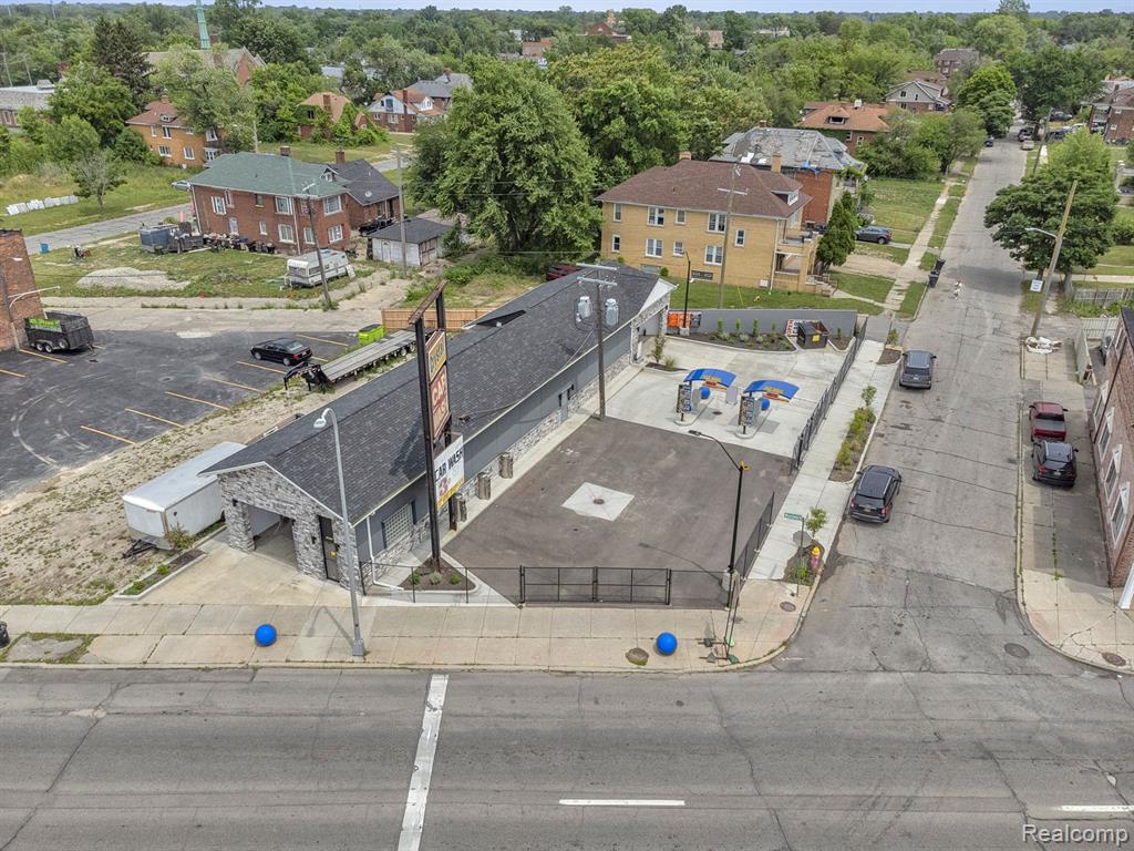 Additional view of 18900 Woodward Avenue